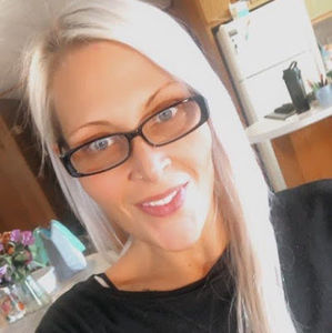 Meet your Posher, Kelli